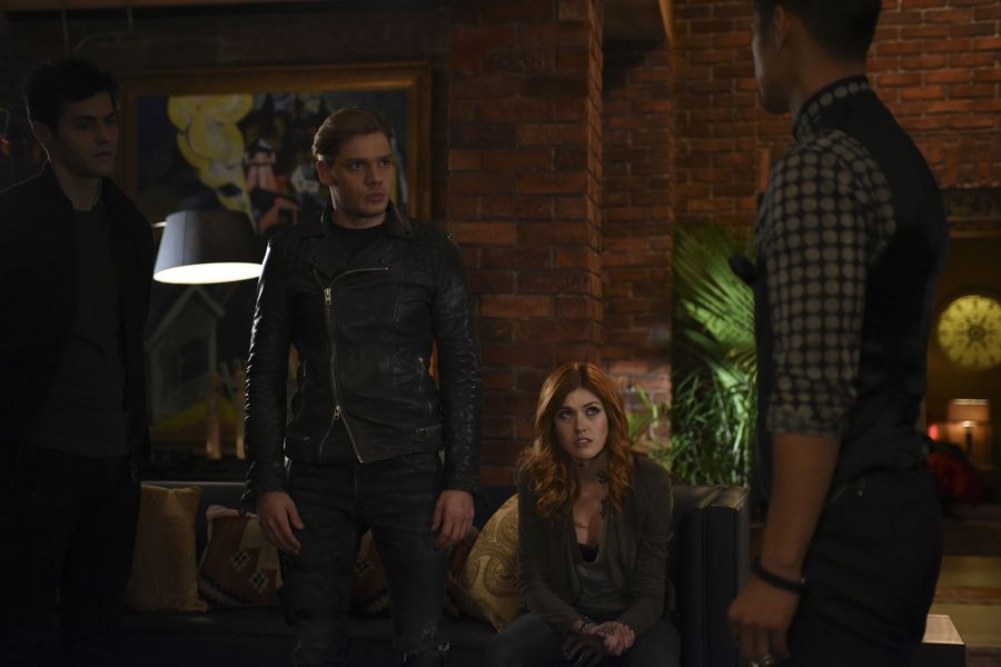 Shadowhunters: Highlights from 2×09 “Bound by Blood”