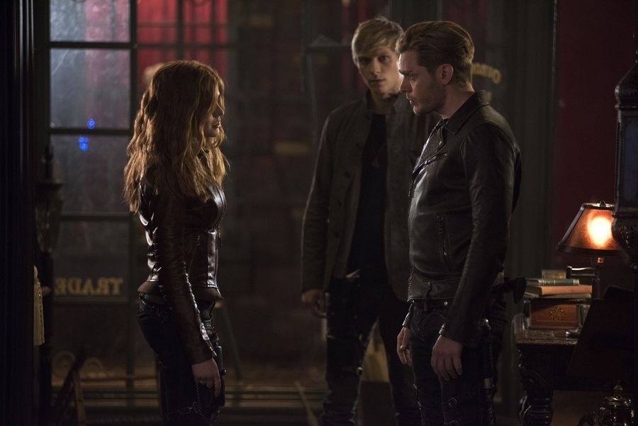 Shadowhunters 2×17:  “A Dark Reflection” Reviews and Highlights