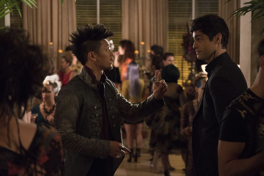 Shadowhunters: Magnus Bane Has Daddy Issues